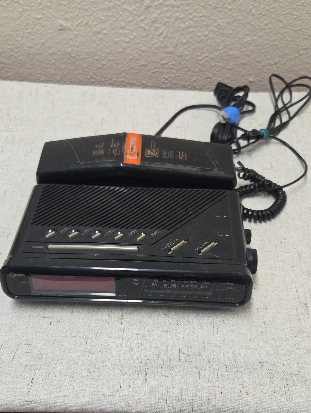 Cosmo Electronic Clock Radio Telephone‎